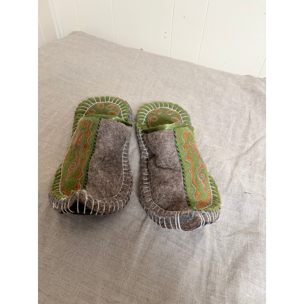 Handmade Felted Wool Embroidered Slippers Green Brown Pointed Toe Size 42